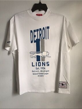 Mitchell & Ness White Detroit Lions Graphic Tee with Blue Accents